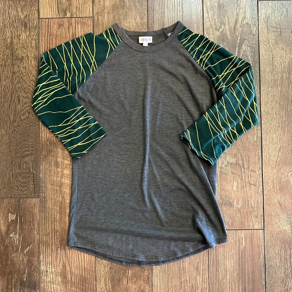 Small LuLaRoe Randy Baseball Tee